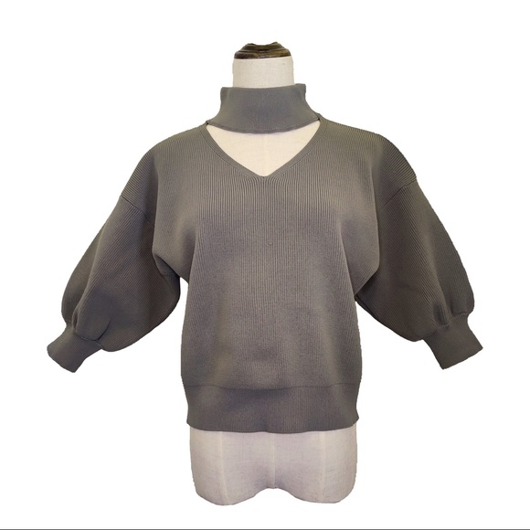 V-neck open shoulder Knit top - Picture 3 of 7